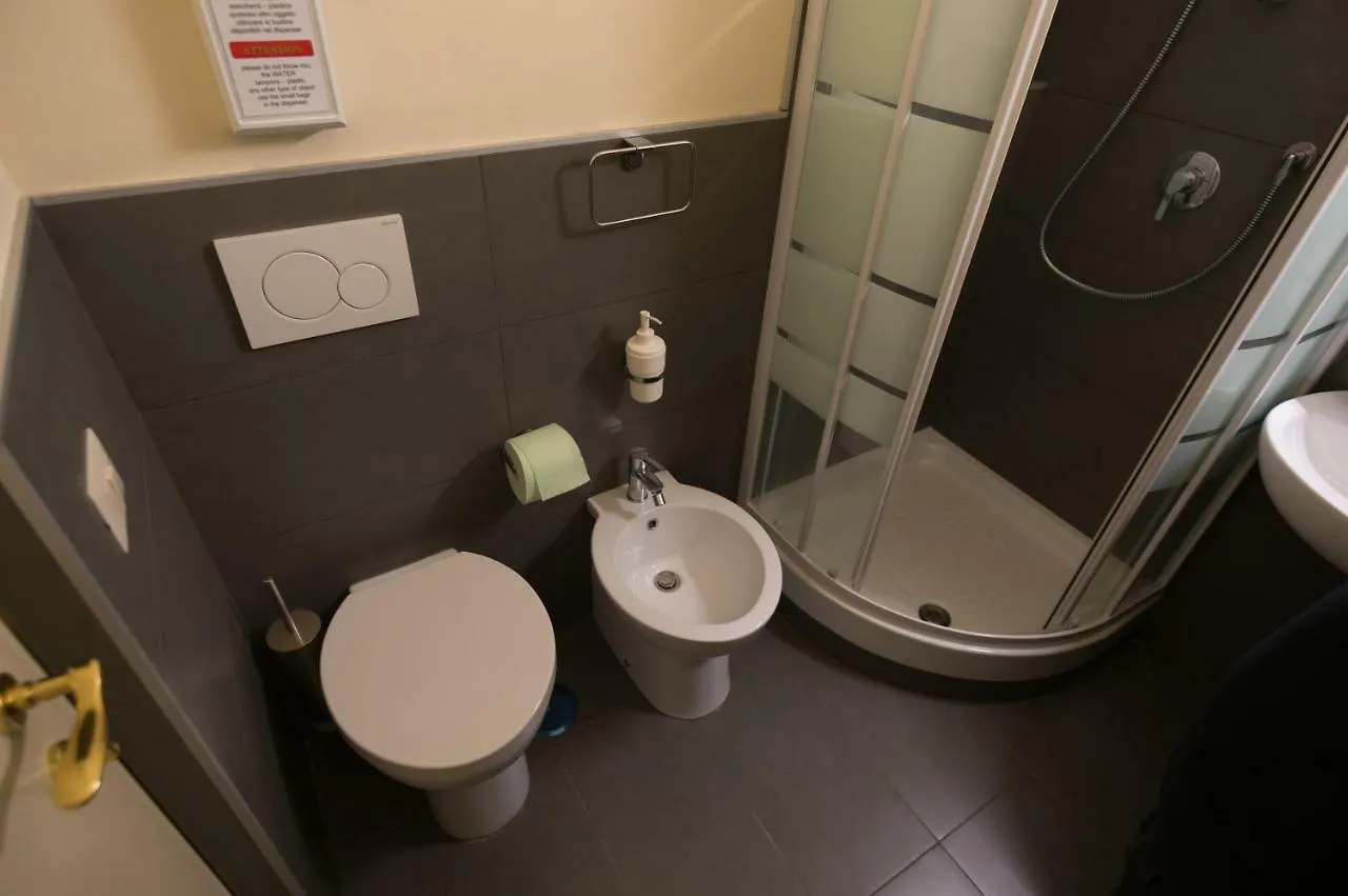 Hotel Tiaspettoaroma 0*, Rome